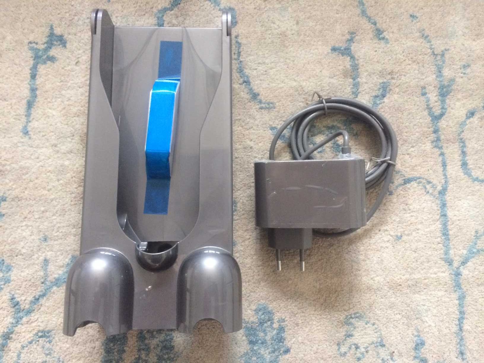 Odkurzacz Dyson V11 / SV14 - bardzo dobry stan .