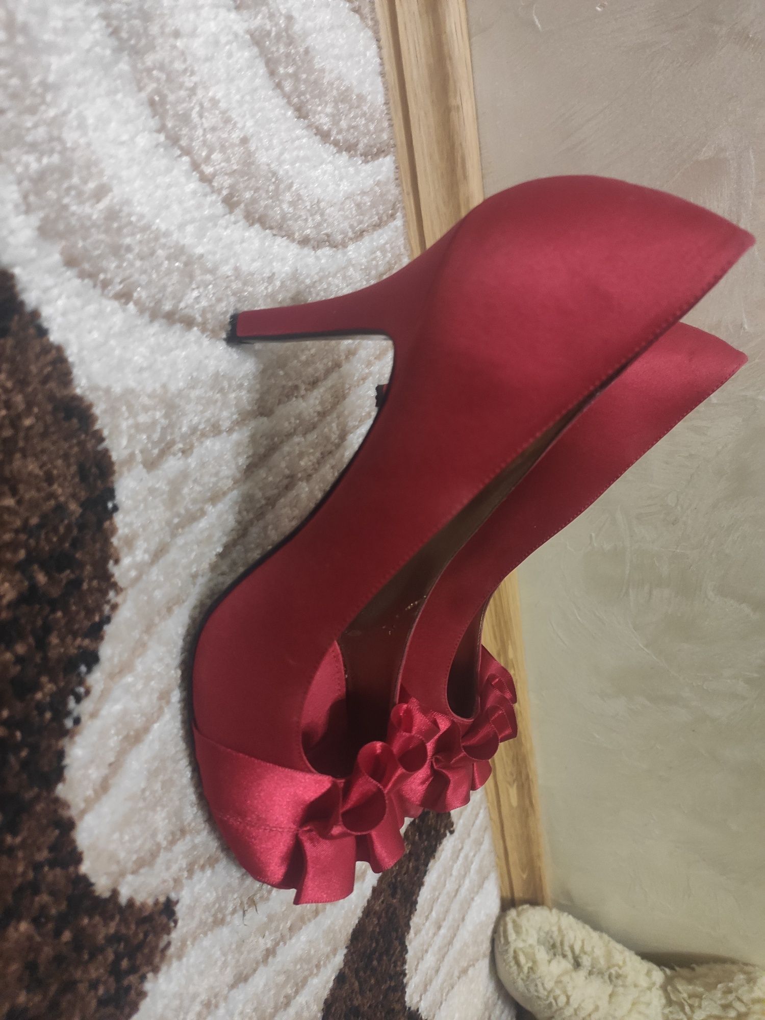 Продам жіночі туфлі  Nina оригінал 38 розміру