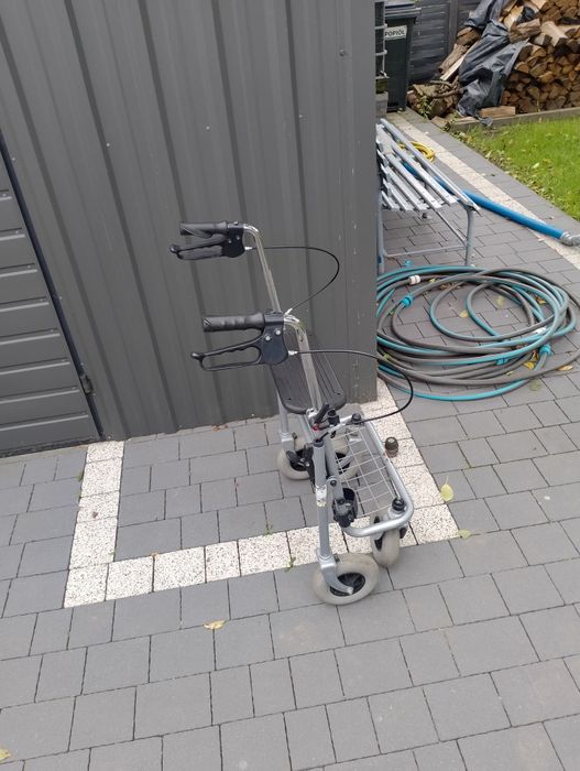Sprzedam balkonik rehabilitacyjny.