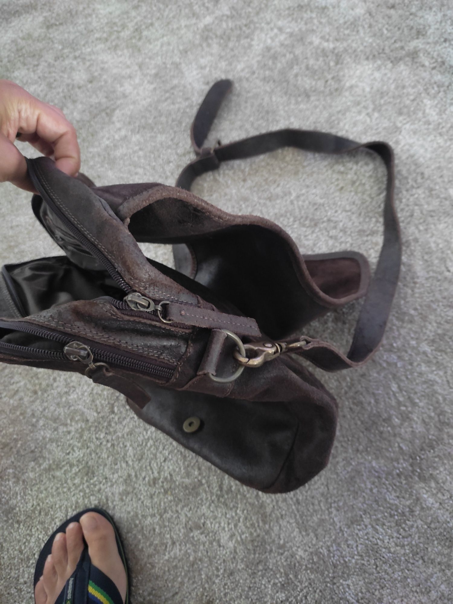 Bolsa tiracolo unisexo em pele