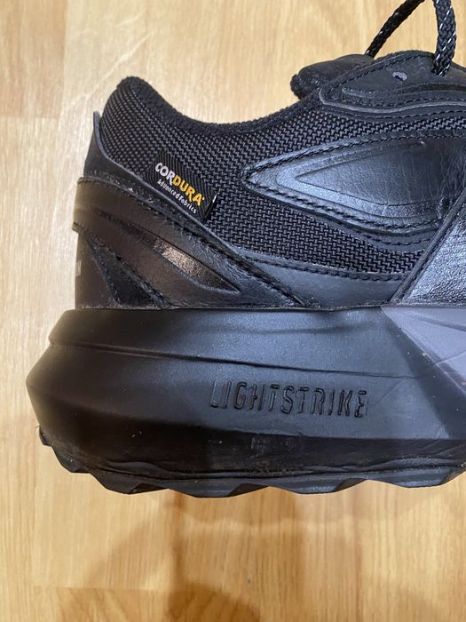 Продам кроссовки adidas