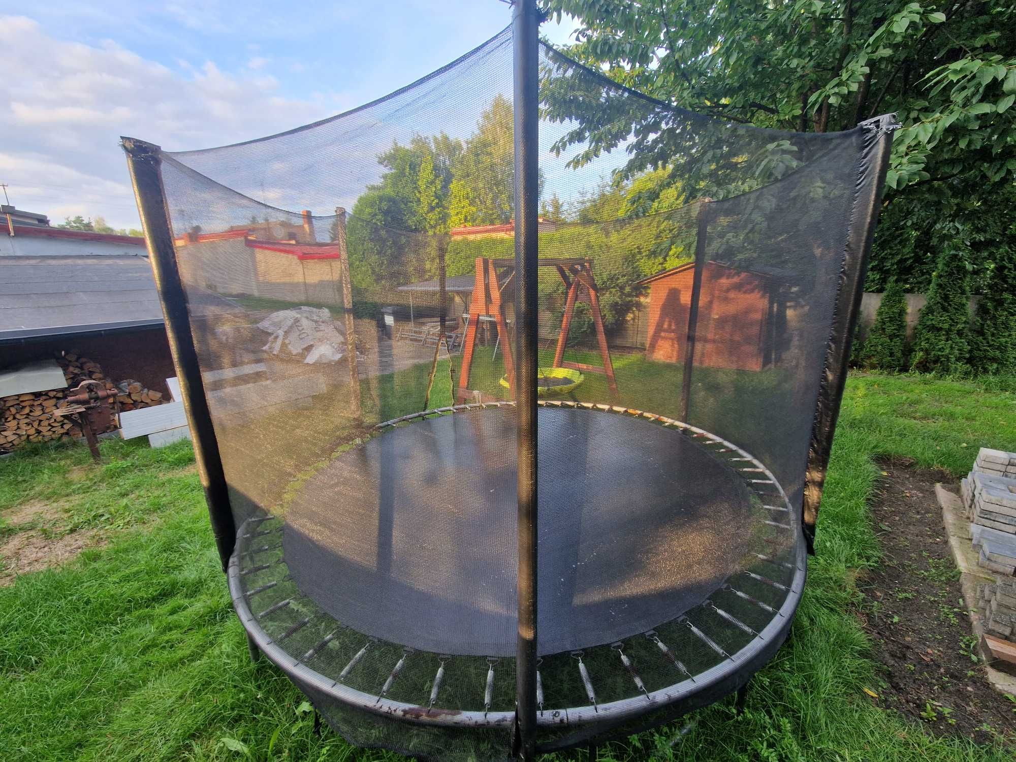 Trampolina ogrodowa
