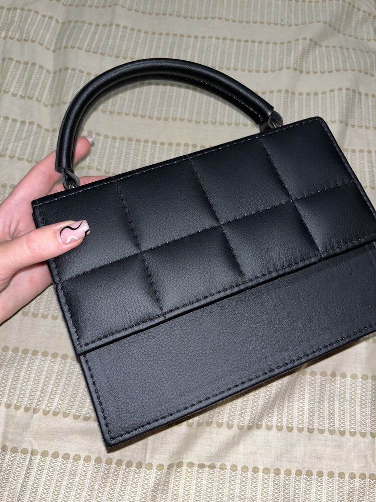 Идеальная черная сумка