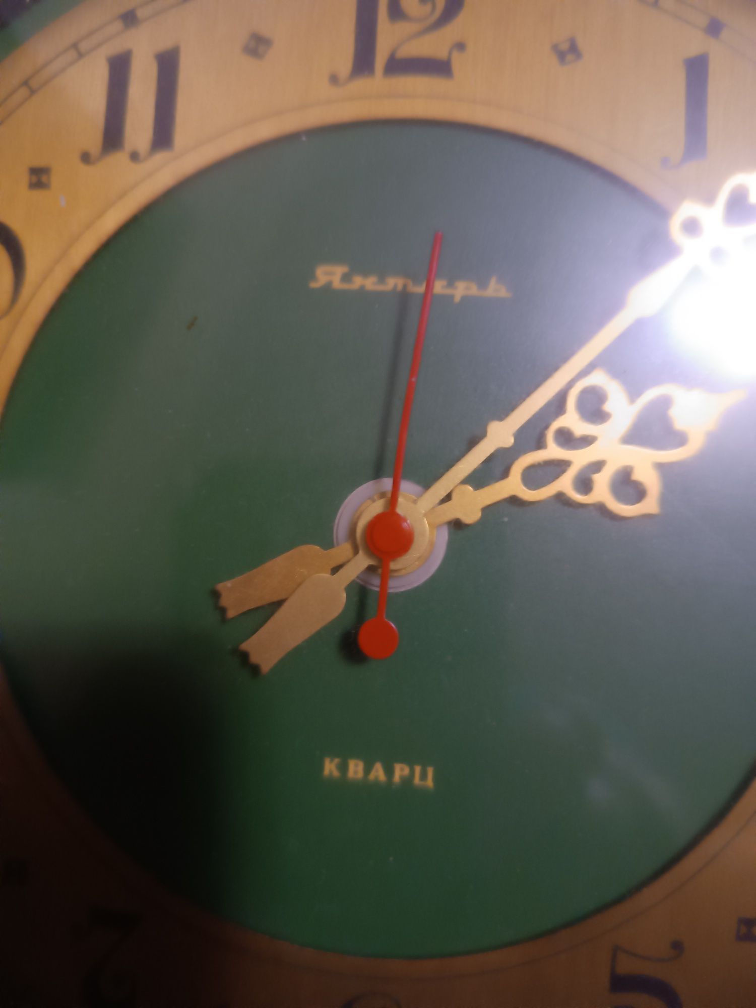 Часы деревянные янтарь кварц раритет
