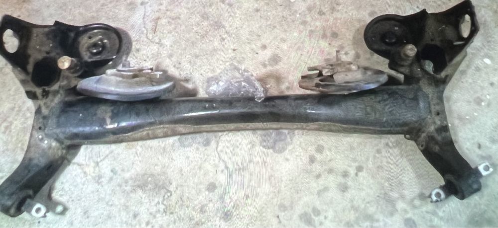 Eixo traseiro PEUGEOUT 308 allrue ANO 2015