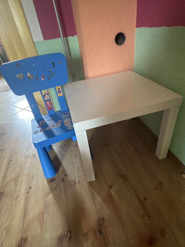 Stolik dla dzieci ikea) zestaw z krzesełkiem, odbiór osobisty