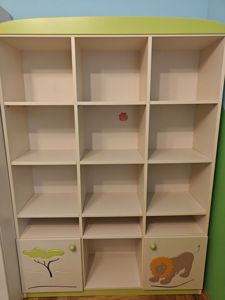 Szafa, regał potrójny, łóżko z szufladą, meble firmy Meblik, zadbane