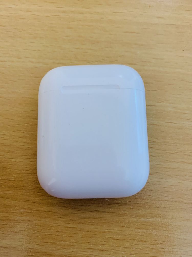 Airpods A1602кейс