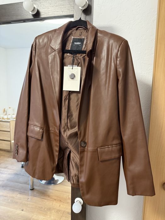 Піджак з екошкіри