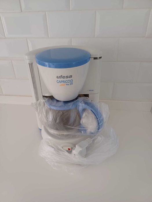 Máquina de Café Filtro UFESA CG1601 Capriccio - Nova