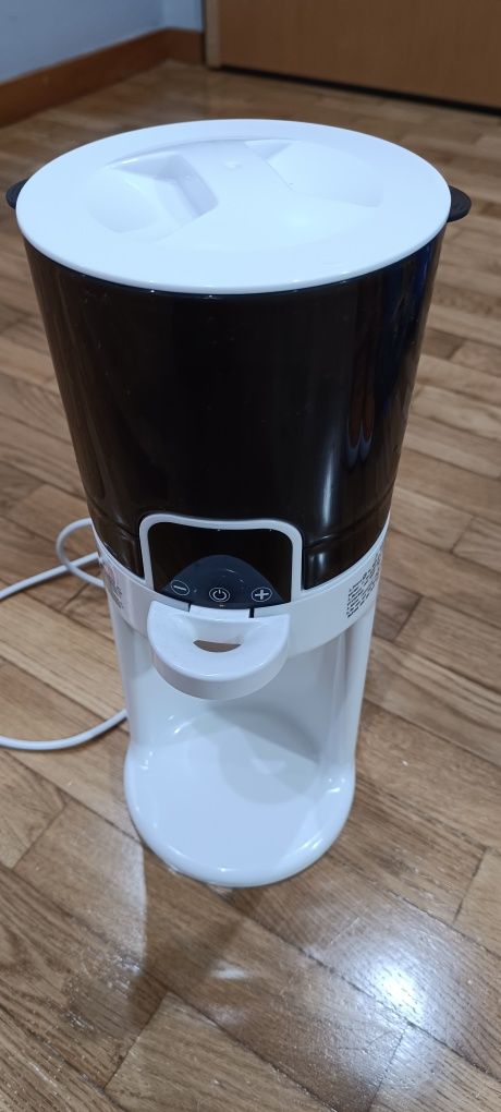 Dispensador água para biberões