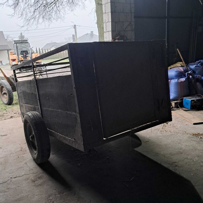 Sprzedam przyczepę klatkę jednoosiową do ciągnika