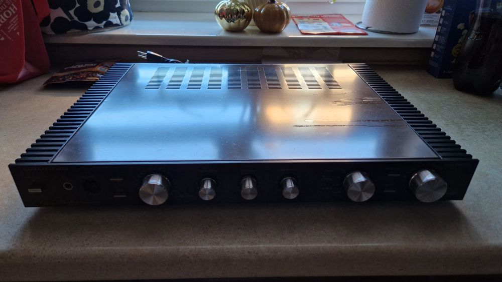 Wzmacniacz Grundig SV2000