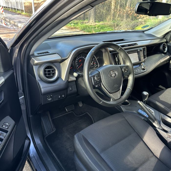 Toyota rav4  2013 года