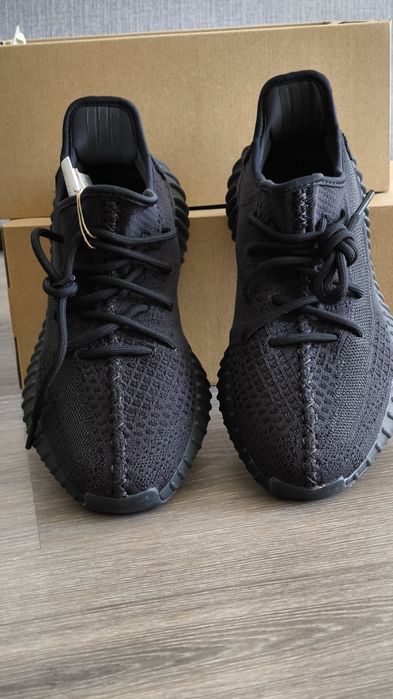 Yeezy Boost 350 V2 ONYX
