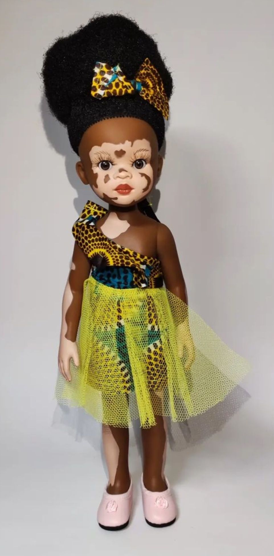 Нора, Нданака Лялька Паола Рейна, африканка