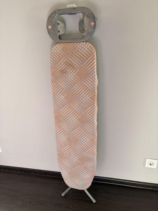 Комплект: праска Tefal + гладильна дошка — стан хороший