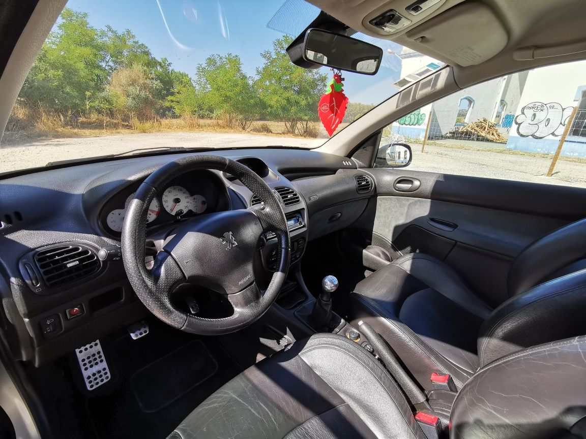 Peugeot 206 1.6 Gti de 2002/06 - 110cv