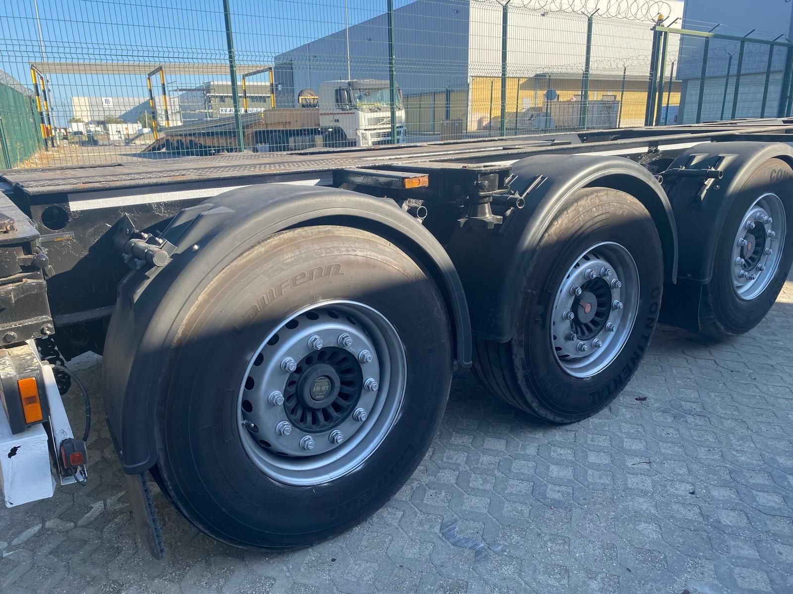Semi reboque Krone porta contentores para venda