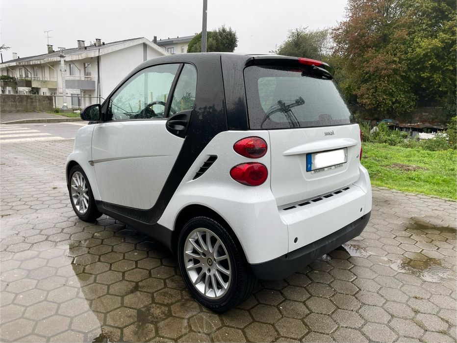 Smart Fortwo CDI (diesel/gasóleo) com Direção Assistida - 146000km