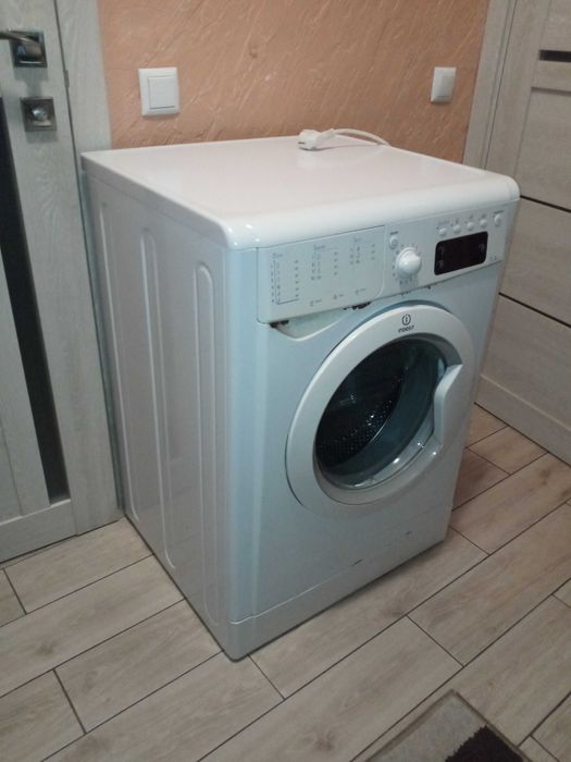 Пральна машина Indesit  7 кг ПІД РЕМОНТ !