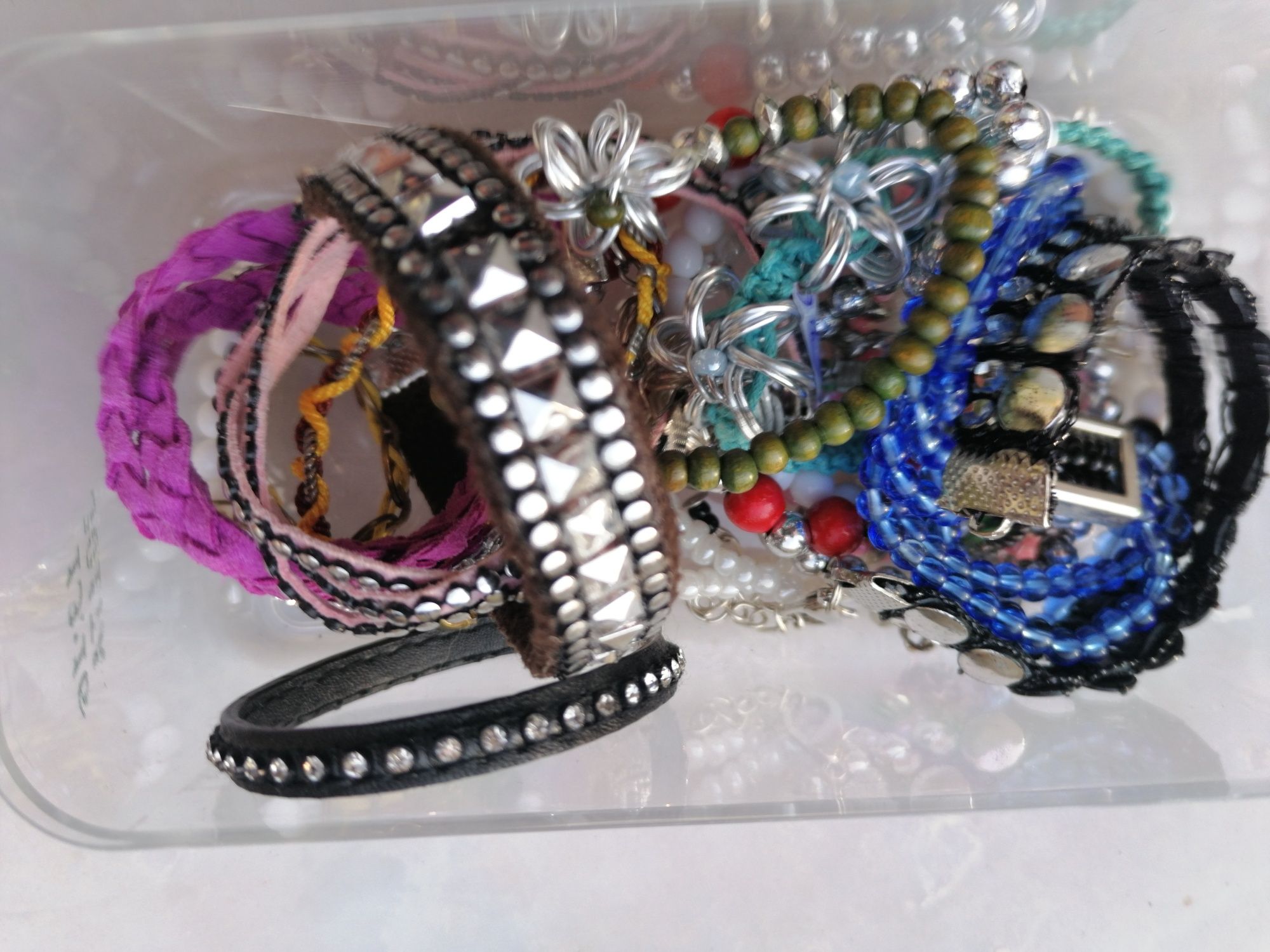 Pulseiras em cortiça. Várias