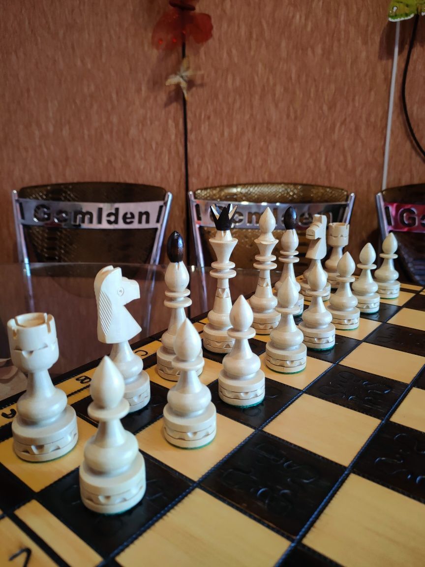 Набор для игры Большие деревянные красивые шахматы из Германии 54х54см