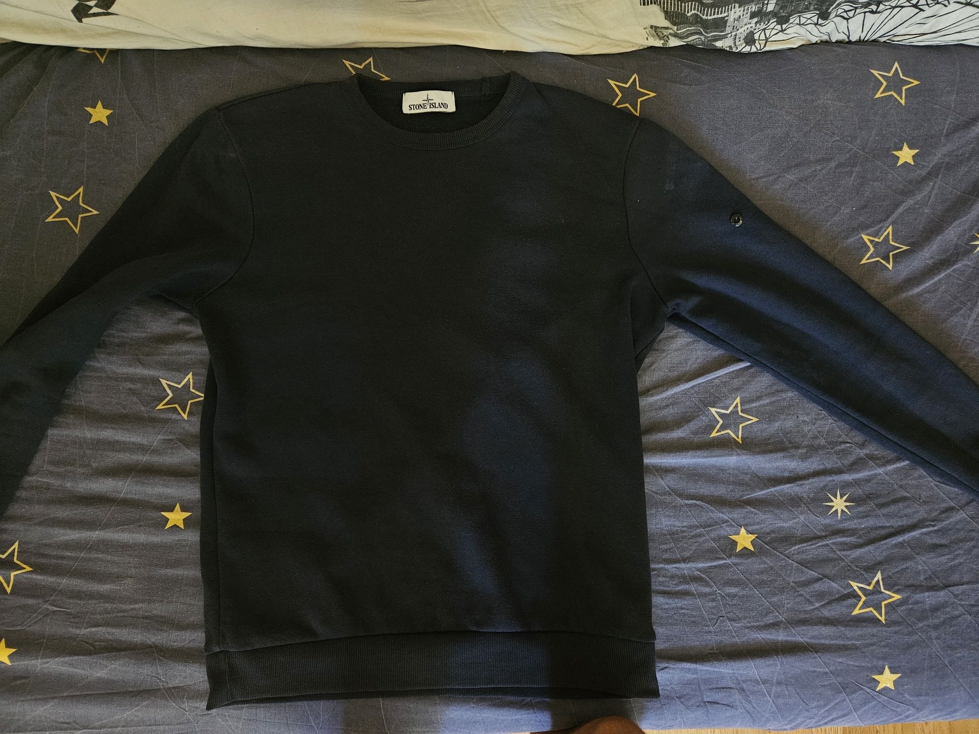 Продам свитшот stone island