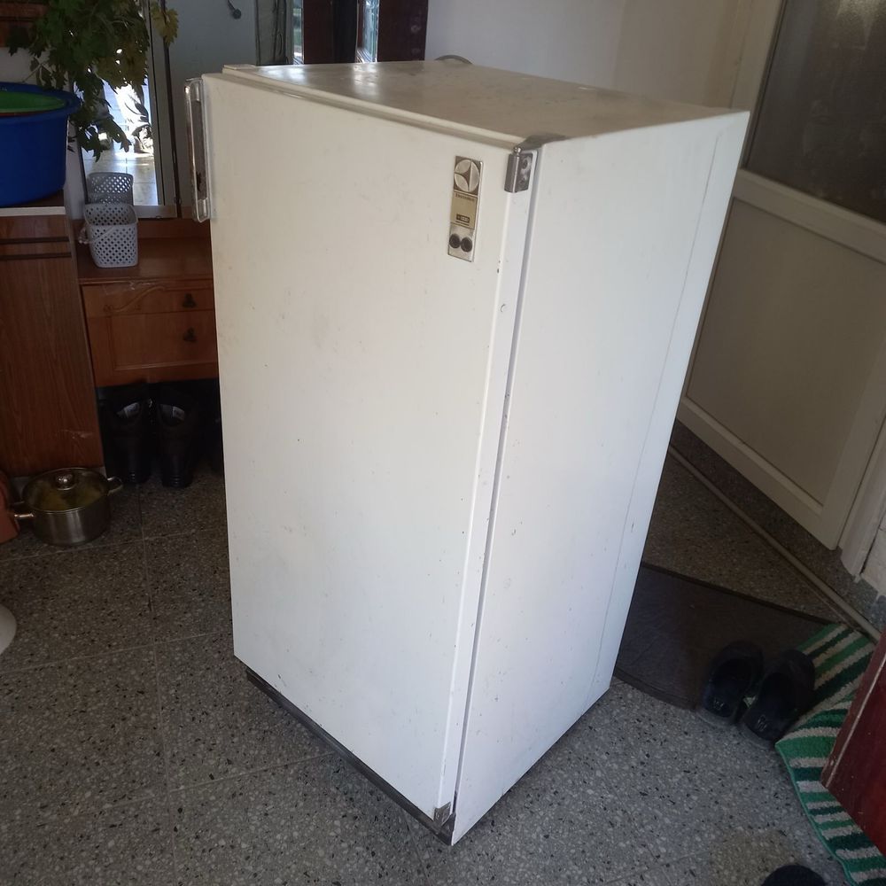 Морозильна камера Electrolux