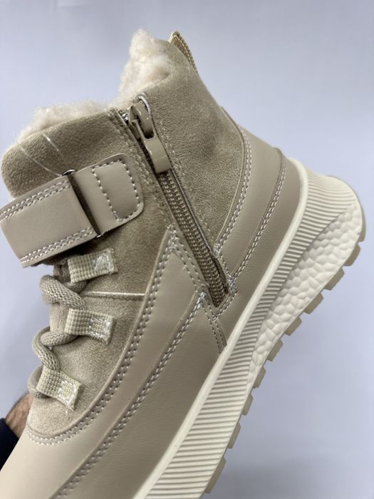 Дитячі черевики зимові на овчині 32-37, світлі ботинки зимні, стильні