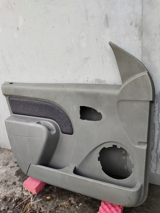 Карта дверей передня ліва дачія логан