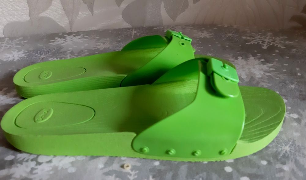 Шльопки жіночі літні