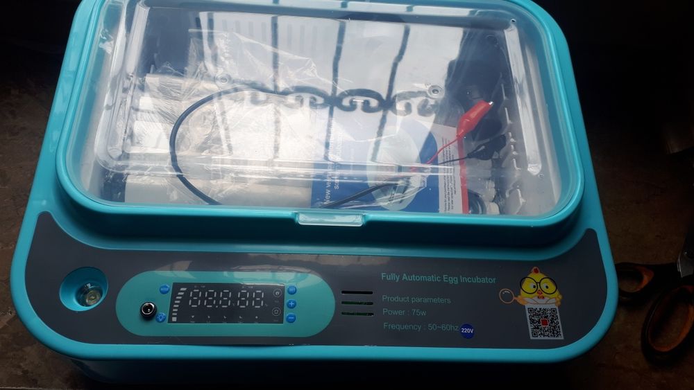 Інкубатор на 35 курячих яєць. повний автомат duai power