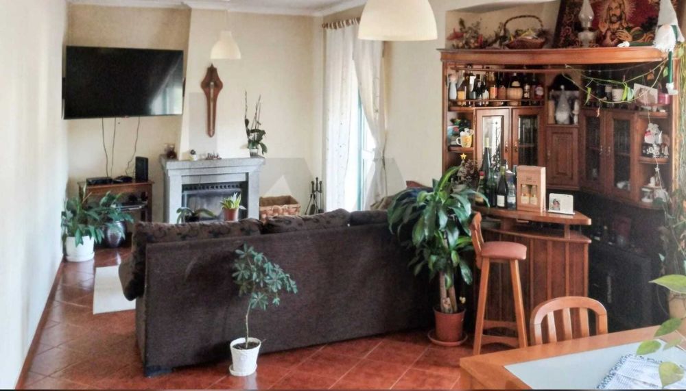 Apartamento T2 com Garagem - Tábua