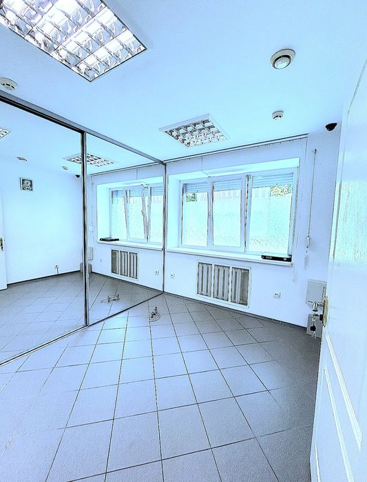 Фасад. Площа S= 60 m2. Салон.