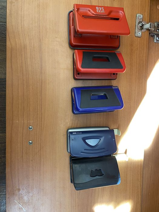 Діркопробивач металевий корпус Buromax