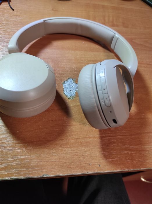 Продаю наушники WH-CH520