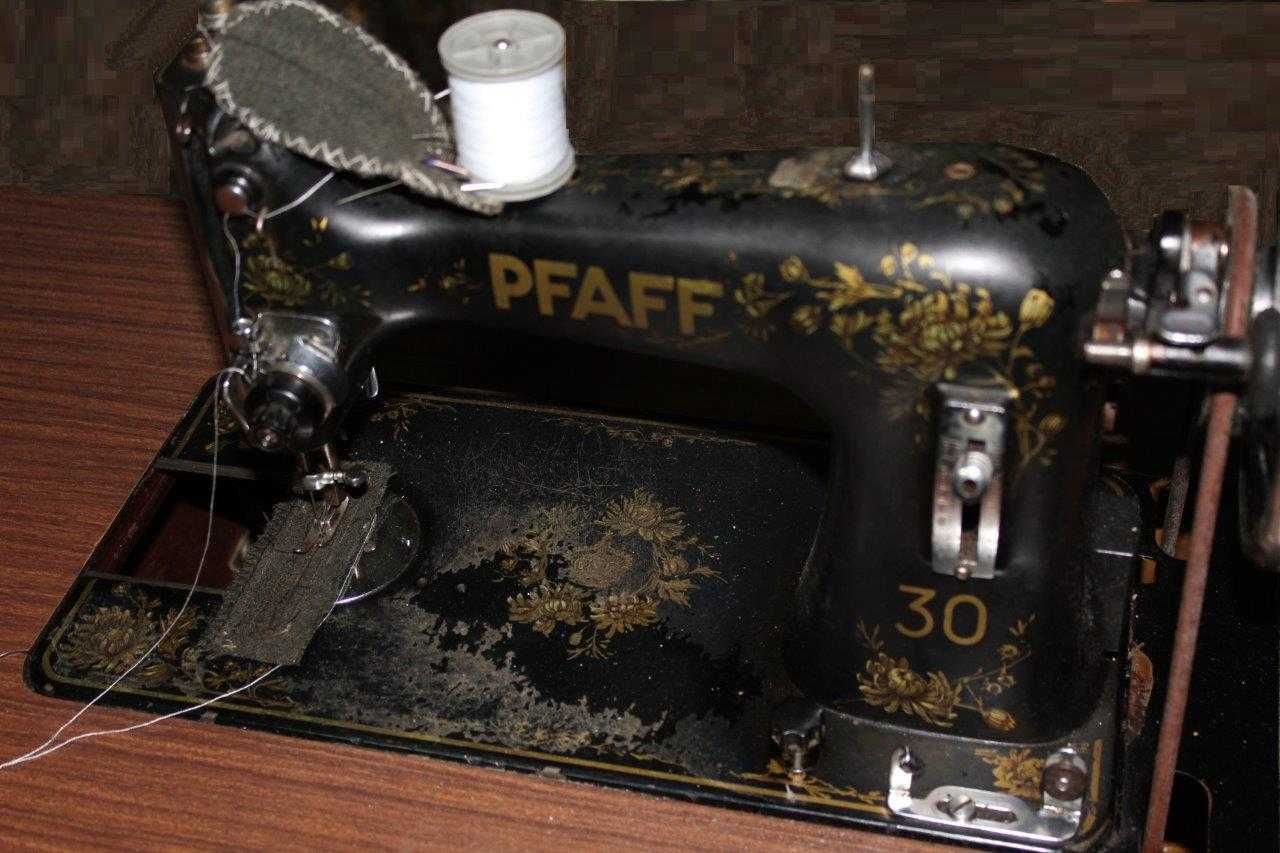 Máquina de costura antiga da PFAFF