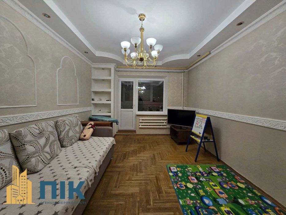 Без%! 3к біля метро, гарний ремонт, теплий будинок