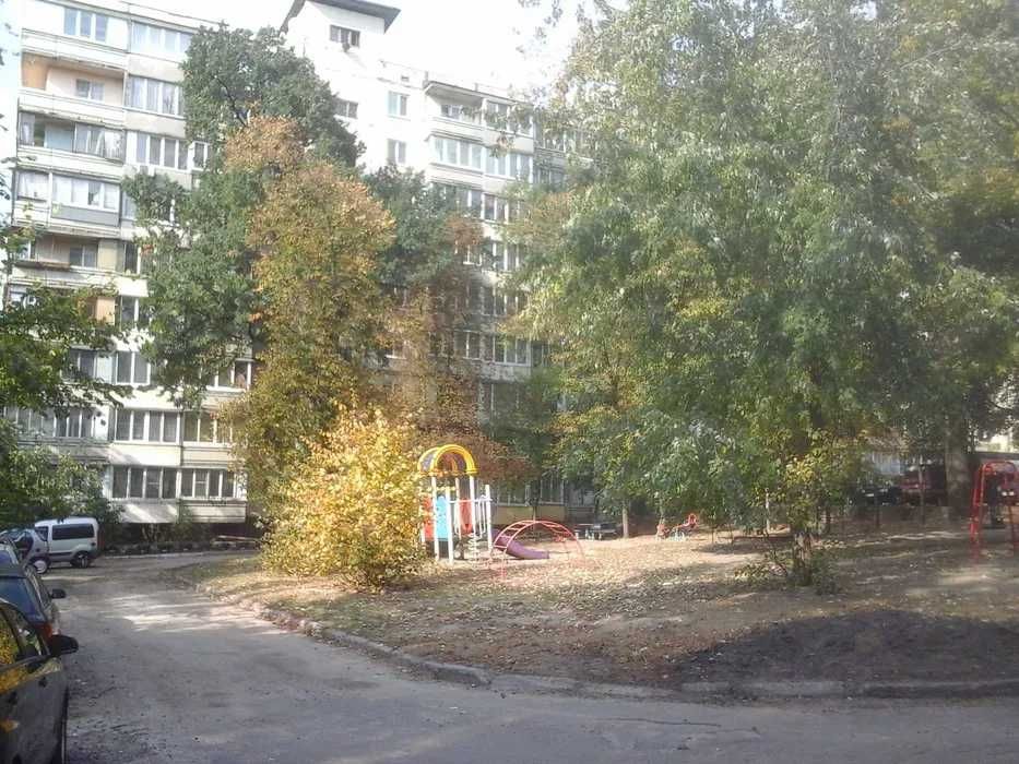 Продаж 1-кімнатна метро Житомирська пішки, Котельникова 87,   Власник