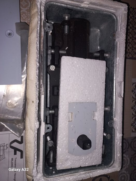 Portas de vidro, molas de pavimento