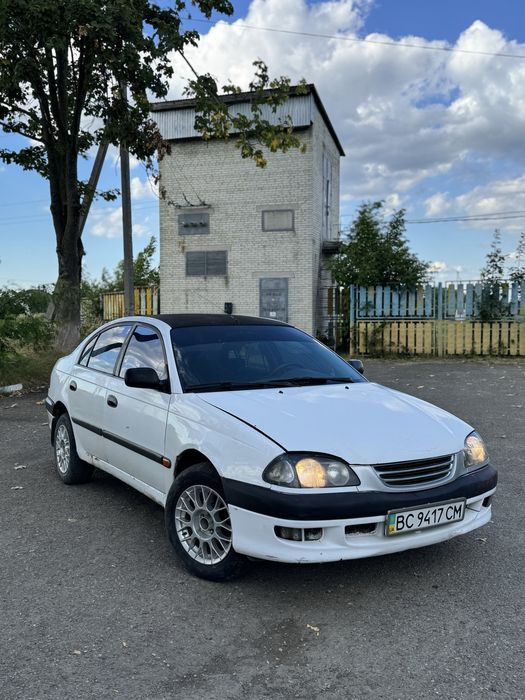 Продам авто тойота авенсіс