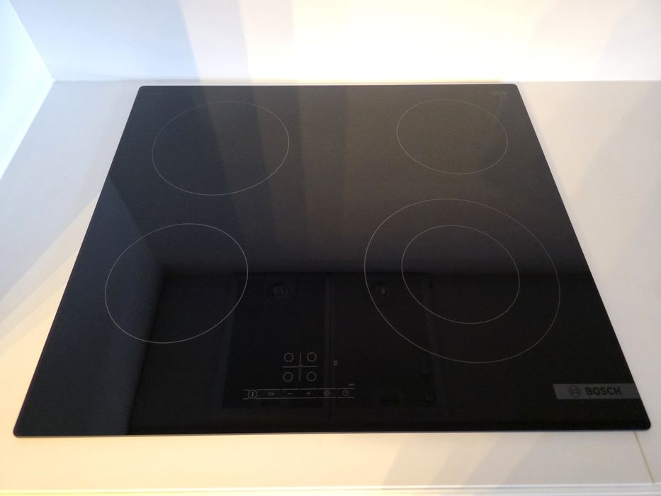 Placa vitrocerâmica Bosch nunca usado