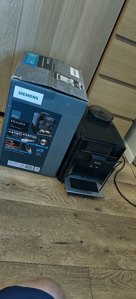 Ekspres Siemens EQ 6 Plus S100 TE651319RW - stan bardzo dobry, zadbany