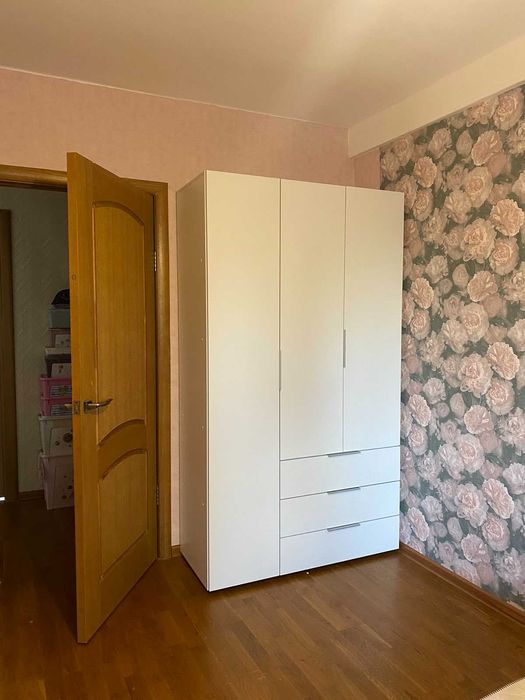 Шафи для одягу в наявності від виробника