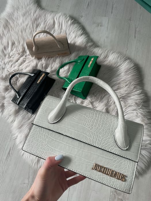 Сумочка  JACQUEMUS біла