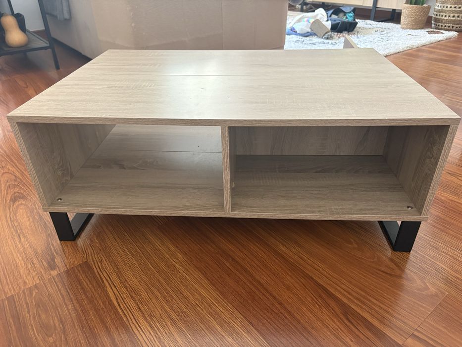 Mesa de centro em madeira c/ pés metal