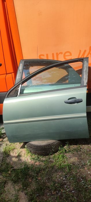 Продам двері Опель Вектра с хачбек