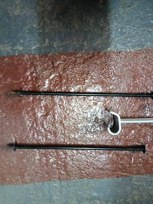 Sprzedam wieszaki garażowe