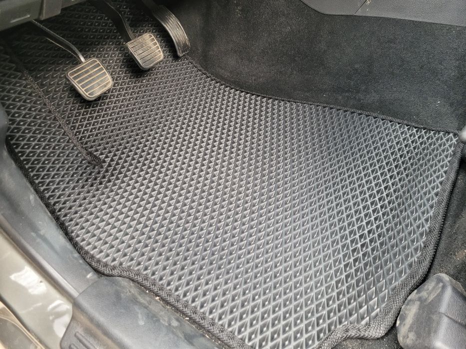 1000грн комплект EVA .Розпродаж килимків для салону та багажника.